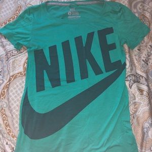 Nike t-shirt
